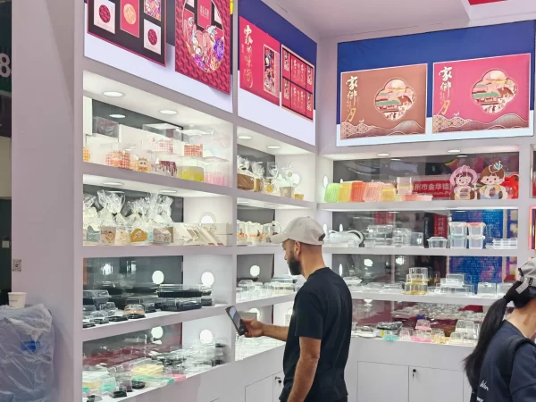 Yisheng's cake boxes Exhibition (2)